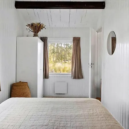 Feriehus Idyll Close To Water And Forest