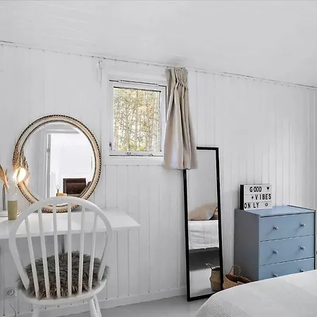 Feriehus Idyll Close To Water And Forest *