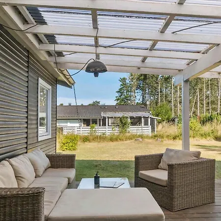Feriehus Idyll Close To Water And Forest